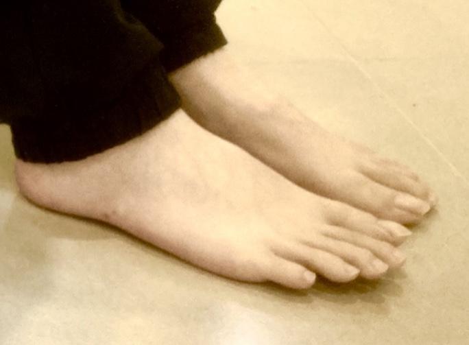 Is it a turn off if your girlfriend has really long toes?