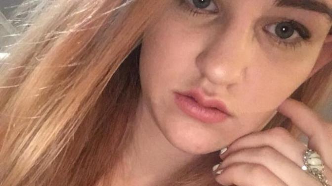 Everyday makeup, night-out makeup and no makeup
What are your thoughts on how I look with each?
Girls any makeup tips?
Am I pretty?