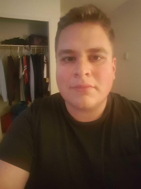 I hate my life I'm 24 never had a girlfriend or been kissed still a virgin never a date even and no good looking girls want me I'm fat ugly and short?