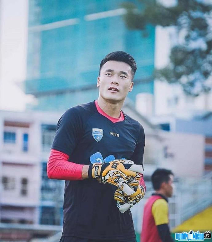 Is he a handsome athlete?