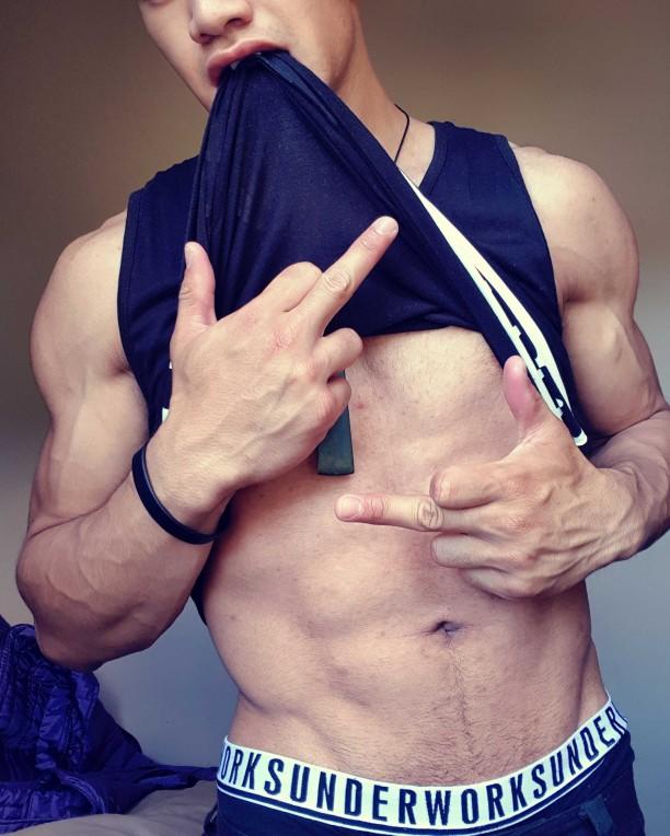 Are skinny guys attractive??