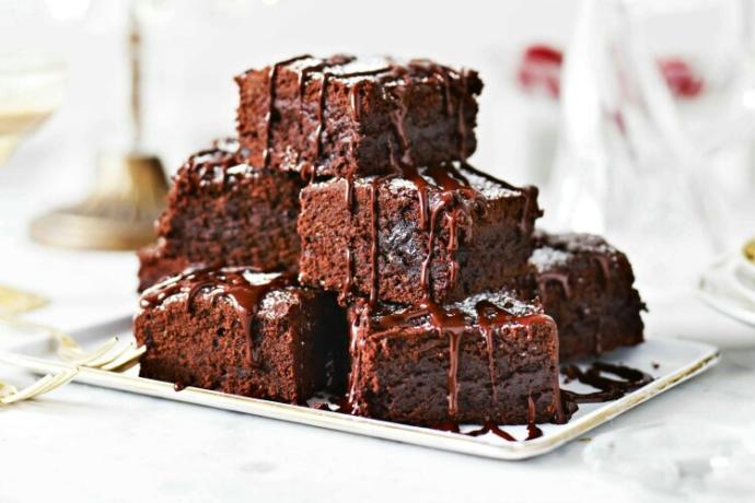 What type of treats should I make for my younger sister??