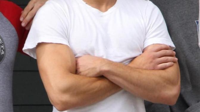 Girl! Why are girls attracted to guys and not eachother?