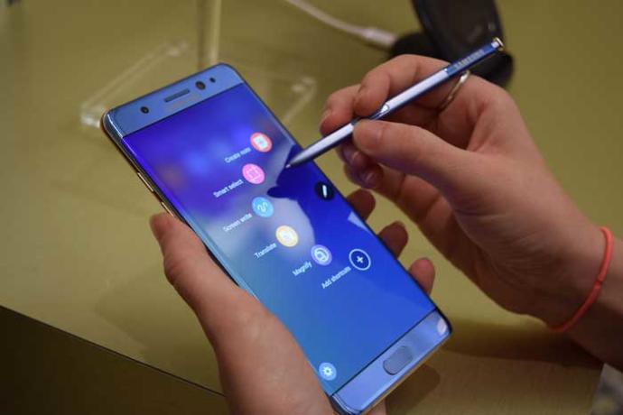samsung galaxy note 8 vs. iphone x ?