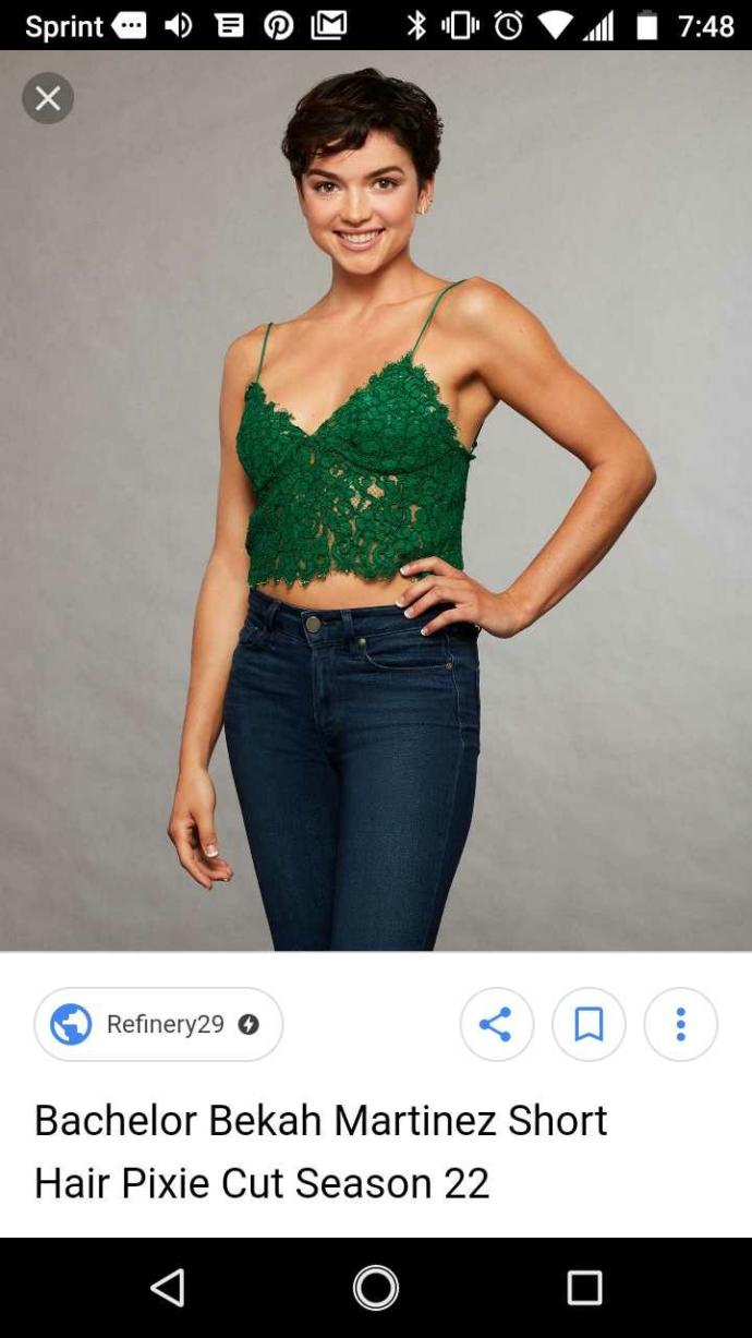 Which girl from the bachelor is more attractive?