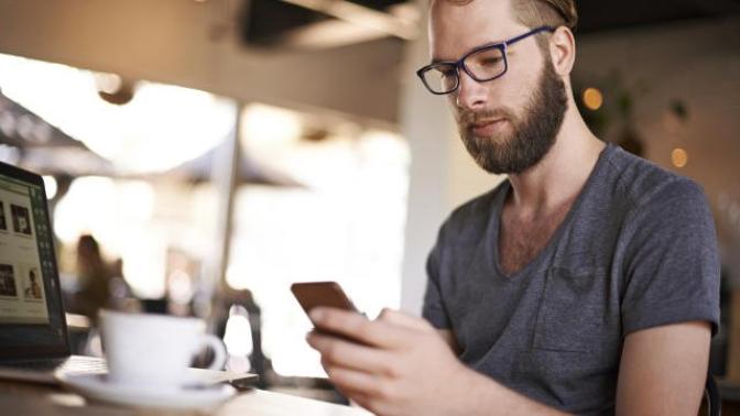Why are women so lazy online? Yet guys have to do all the contact work and keep the conversations going, or at least I do?