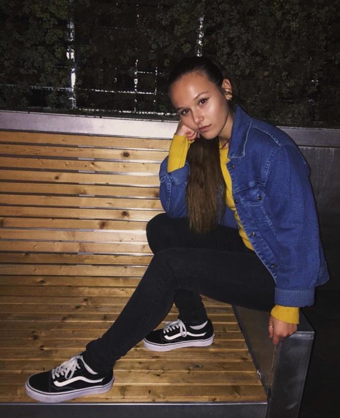 Does she give you lgbt vibes?