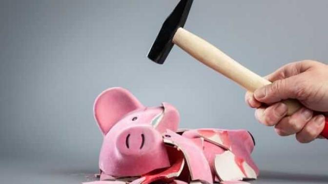 What are creative ideas to celebrate Valentine's Day for broke people?