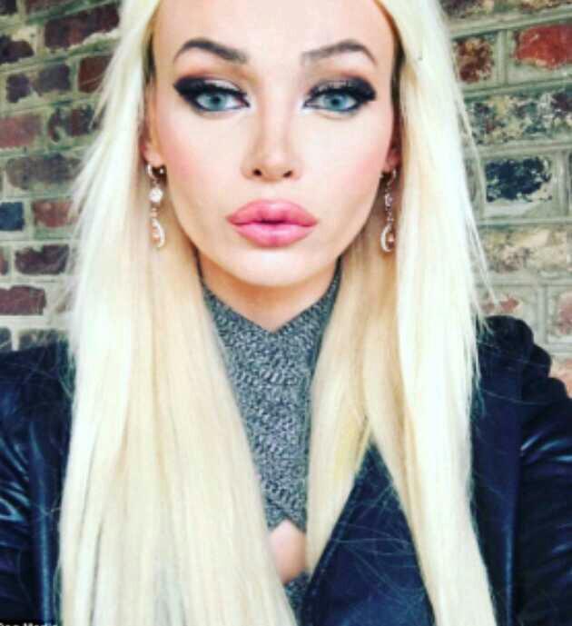 Fake Blonde Women?