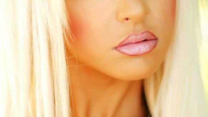 Fake Blonde Women?