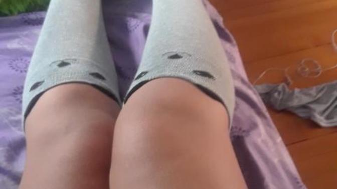 Which sock looks more cute?