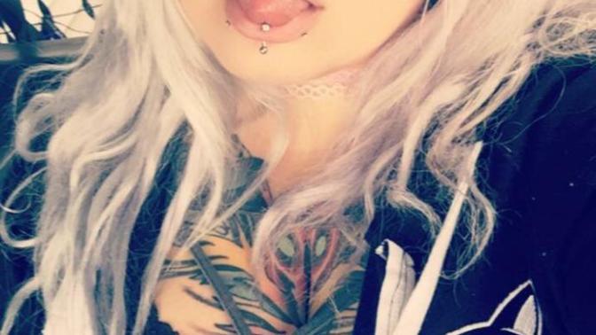 Hi
So do the style of glasses work with mah face?
Need new ones so do I change frames or keep them?
Am I pretty in general?
