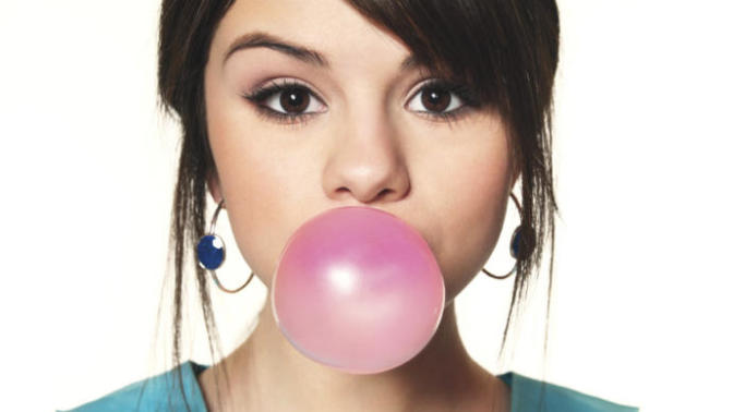 Can you blow bubbles with Gum?