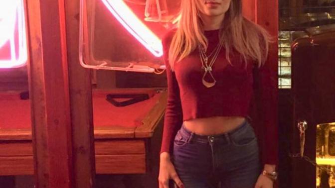 Maybe you won't believe me but I really suffer from lack of confidence Please be honest how do I look? I don’t find myself beautiful, I’m so average?