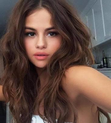 What size lips do you like the best on someone?