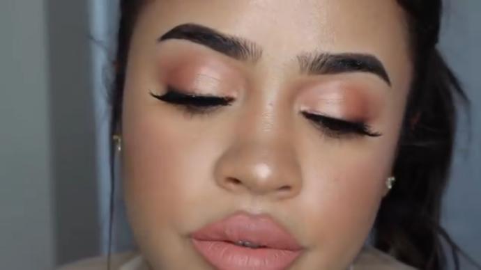 which makeup look do you prefer?