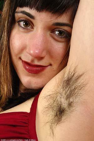 Meet Instagram’s favorite unibrowed model who is redefining feminine beauty, what are your thoughts?