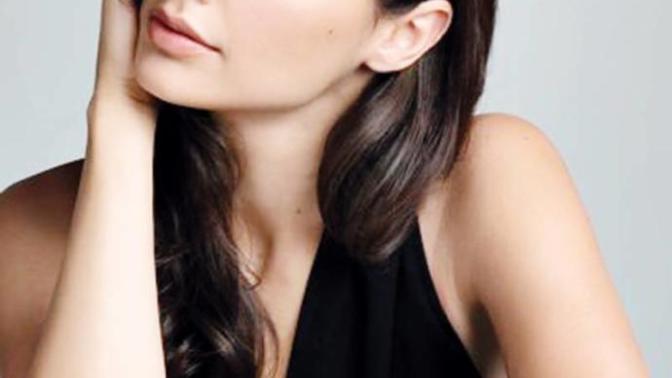 Who is more attractive Gigi Hadid or Gal Gadot?