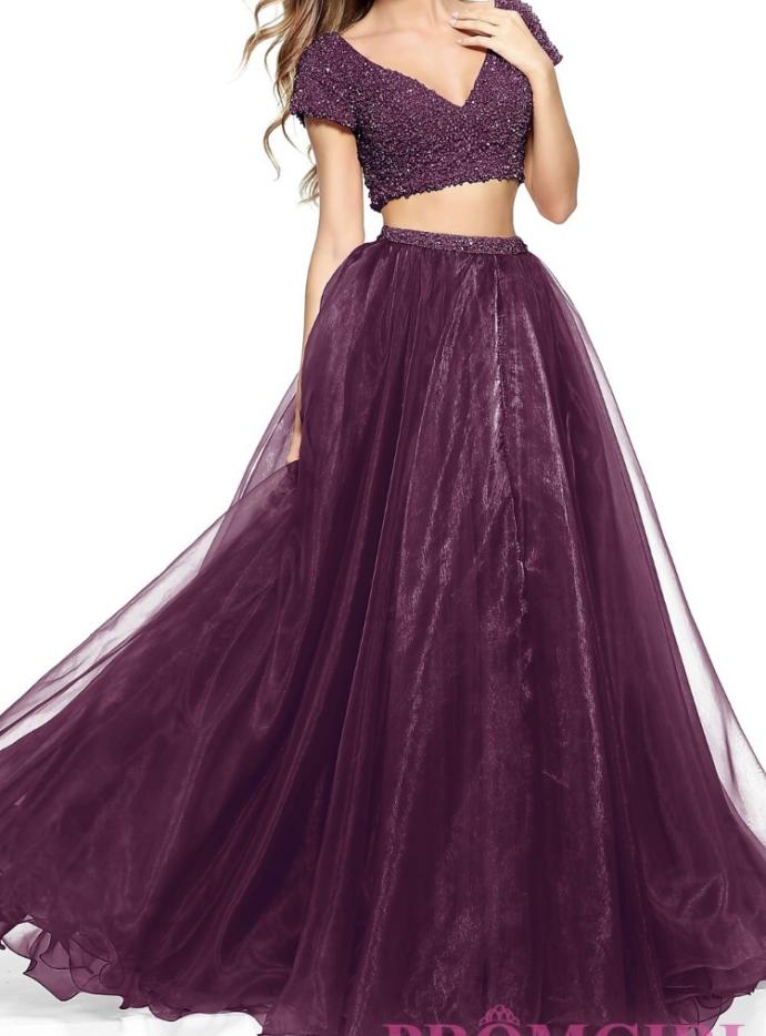 PROM TIME! Dress A or B?