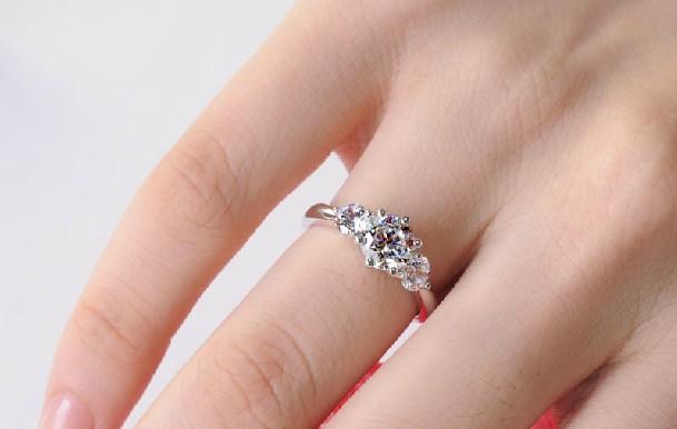 Would you be ok with your fiancee/fiance giving you a synthetic diamond?