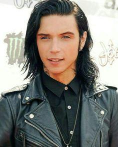 Do you girls like this type of hairstyle on a guy?