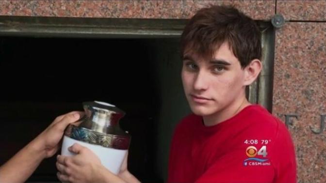 Why does Nikolas Jacob Cruz have fans?