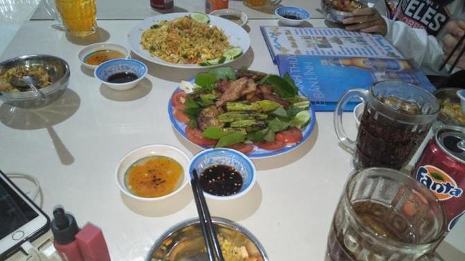 Would you ever eat this with your friends?