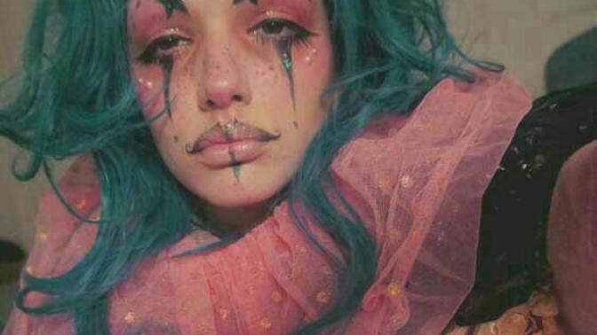 How do you feel about creative makeup looks?