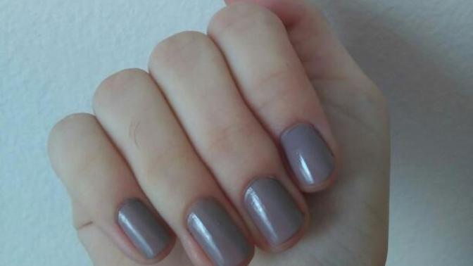 How does this nail polish look? 💅?