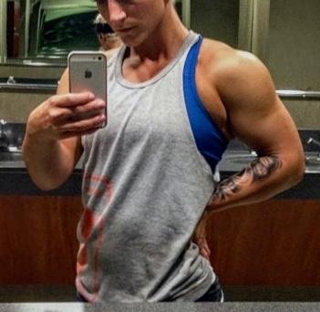 What does this guy mean when he says his old girlfriend looks “dainty” compared to me?