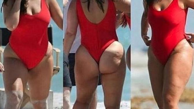 Guys do you prefer big women or petite?
