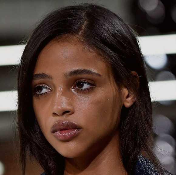is aya jones the most beautiful person youve see??