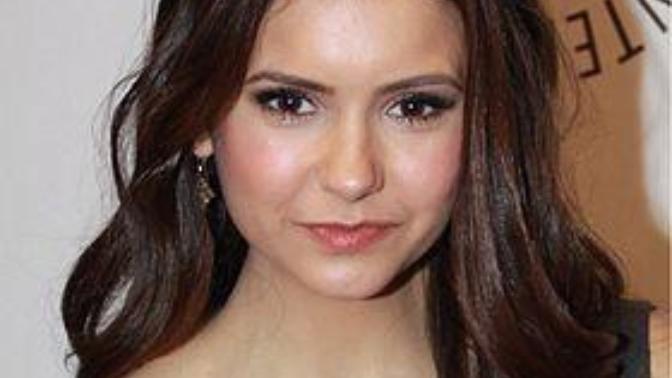 Am I the only one who think that Nina dobreve is overrated?