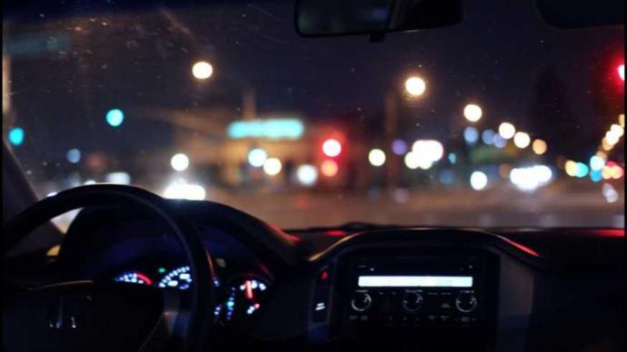 Night drives🌛 which songs/artist do you listen to??