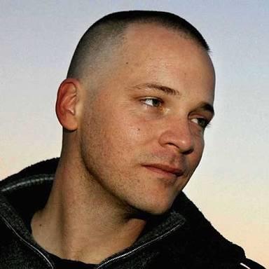 Girls, What type of hairstyle do you like on men?
