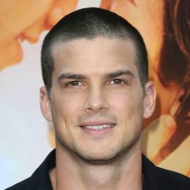 Girls, What type of hairstyle do you like on men?