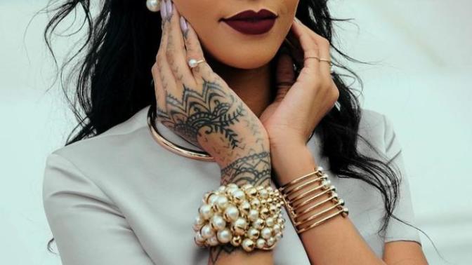 Is Rihanna (With Make Up) The Most Beautiful Black Woman Of The Generation?