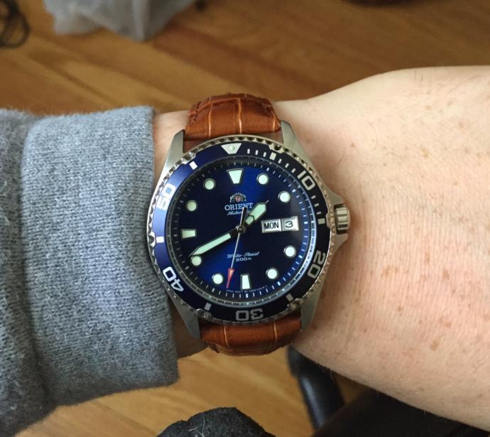 Girls, which watch do you think suits a guy more? 