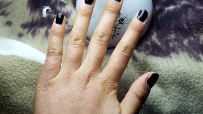 Guys and girls, do you like girls with nail polish and if yes what colour?
