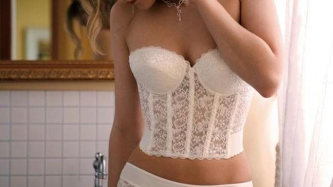 Do women usually wear lingerie under their wedding dress?