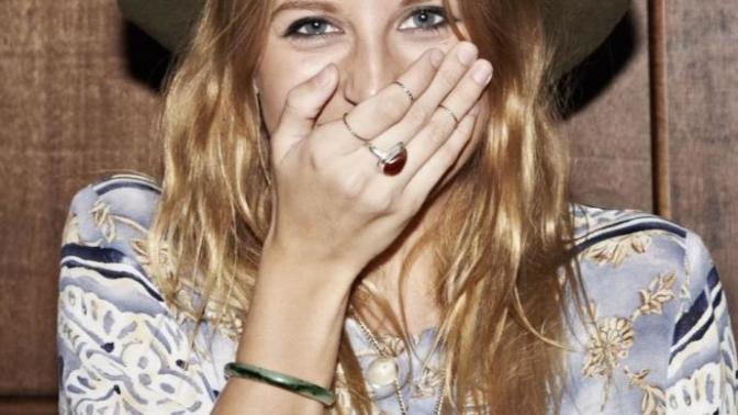 Are guys attracted more to shy or supremely confident girls?