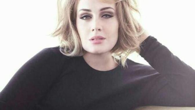 What is Adele's most attractive facial feature?