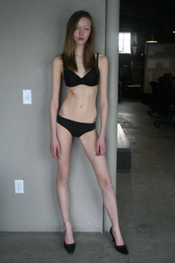 Are these body types attractive? Would you have sex with either of these types?