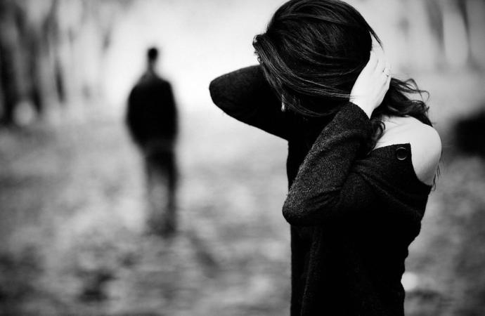 Women! If your boyfriend struck gold and then cared more about money than his relationship with you, would you break up?