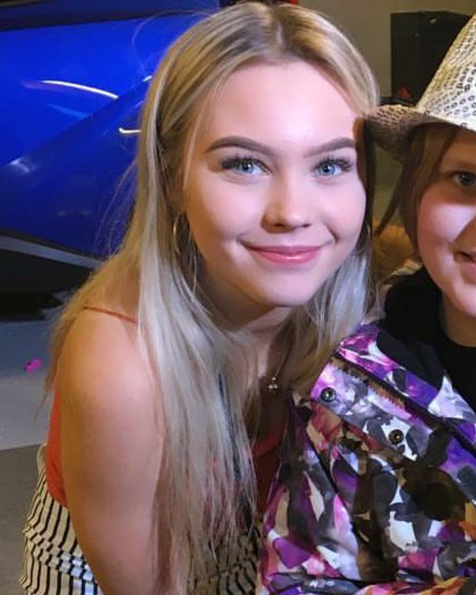 Which cutie is more gorgeous?