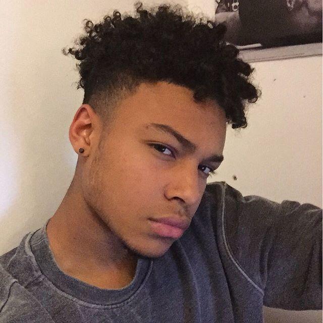 Girls, rate this guy 1-10 on looks?