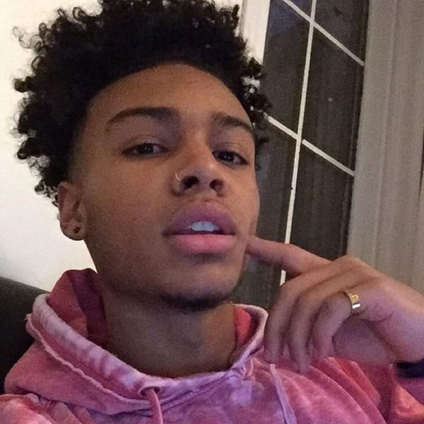 Girls, rate this guy 1-10 on looks?