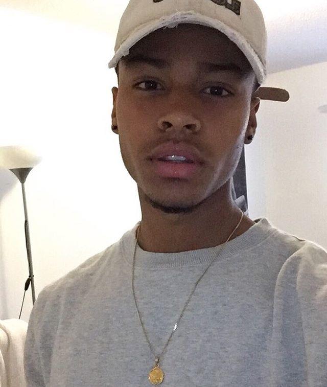 Girls, rate this guy 1-10 on looks?