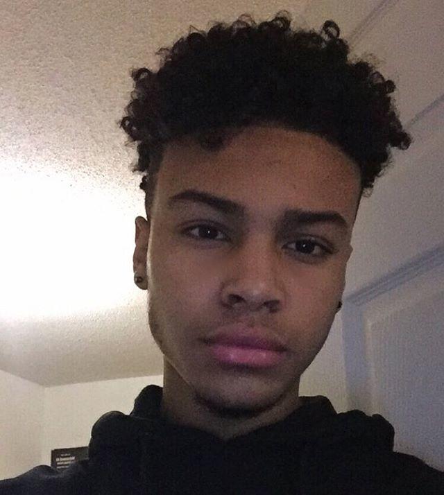 Girls, rate this guy 1-10 on looks?