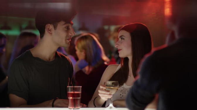 Do women hookup with guys only if she thinks she looks better than him?
